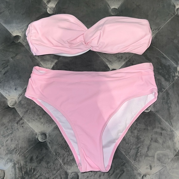 Bikini - Picture 2 of 3